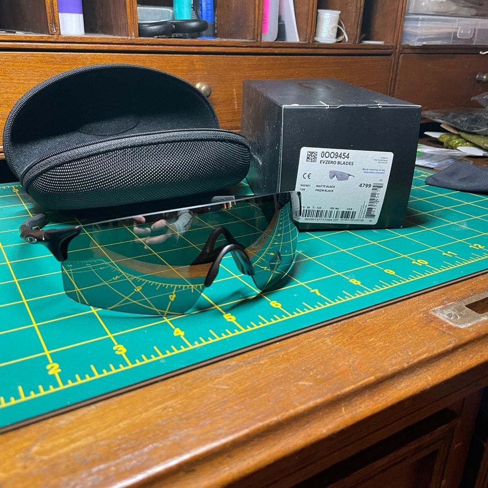 Oakley Evzero Blades Sunglasses brand new